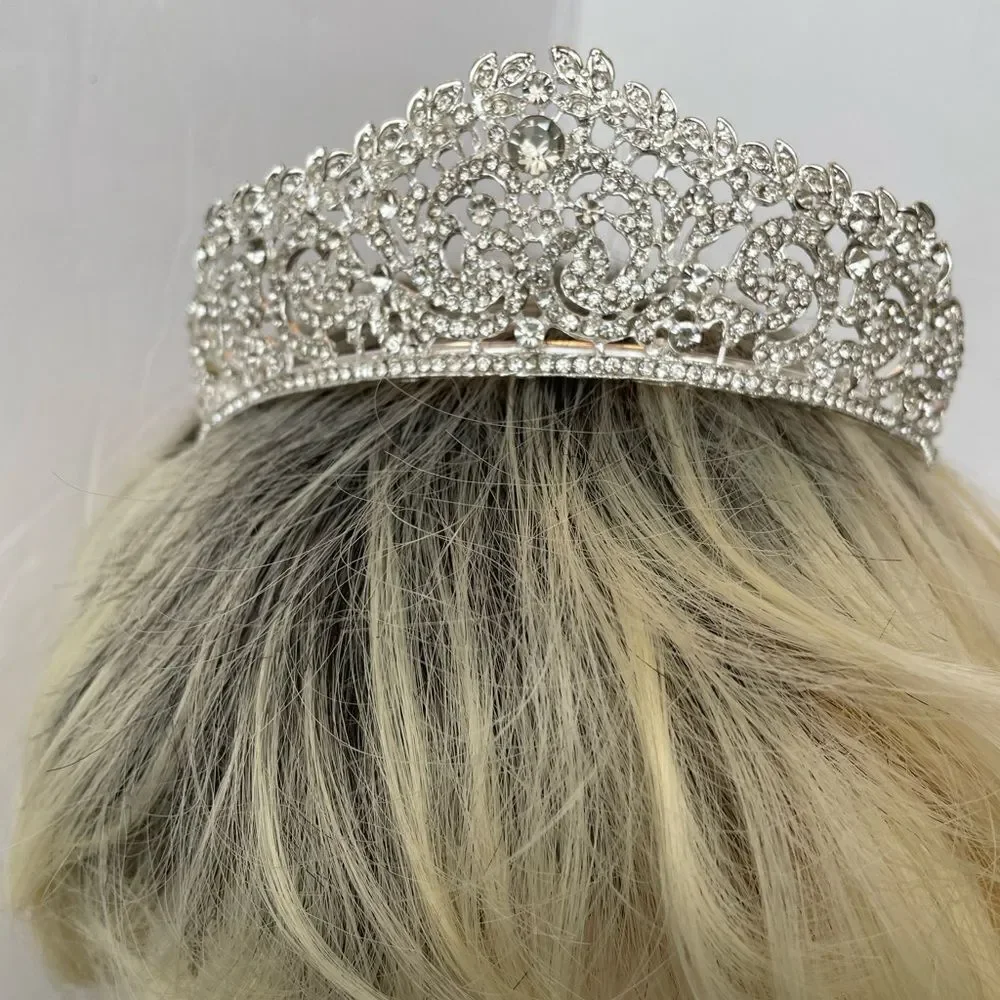 ELEGANT JEWEL TIARA‎ FOR THAT SPECIAL DAY